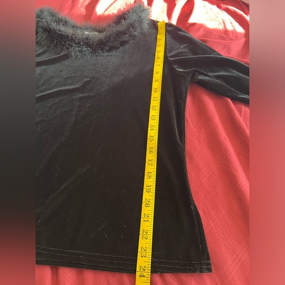 Vintage Zenobia Feather Neckline Velvet Velour top in Black. Size L - Picture 7 of 7